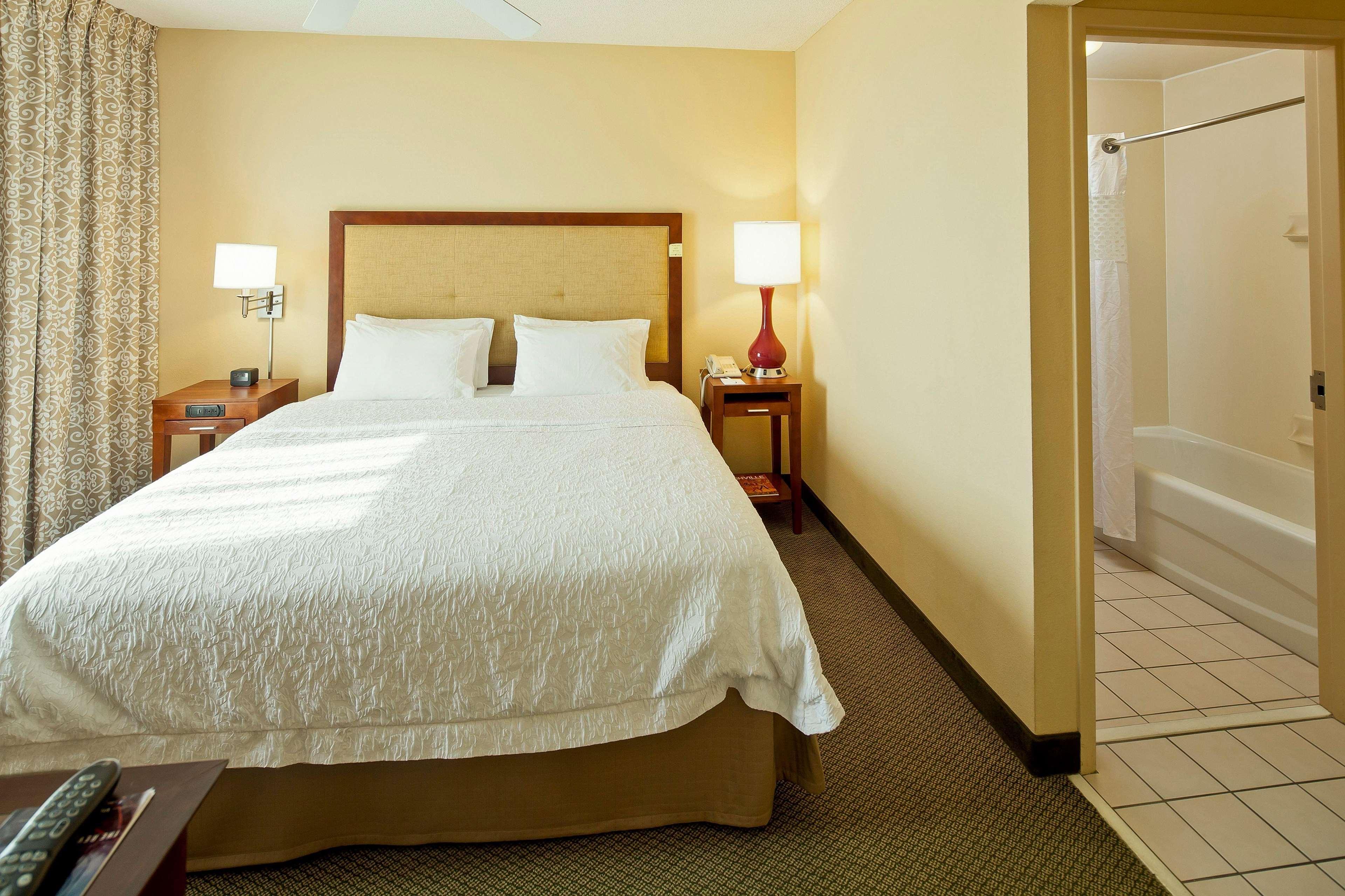 Hampton Inn & Suites Nashville-Green Hills Exterior foto